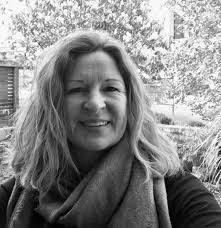 Ursula Bertrand's Instagram, Twitter & Facebook