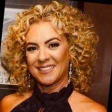 Keri Logan's Instagram, Twitter & Facebook