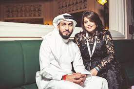لجين الهذلول، 29 عاما المدافعة الشجاعة عن المساواة بين الجنسين، وهي وانتقلت إلى الإمارات، إلا أن قوات الأمن السعودية عام 2017 قامت باختطافها وزوجها وإعادتهما. Ø¯ÙˆÙŠØªØ´Ù‡ ÙÙŠÙ„Ù‡ Ø§Ù„Ù‡Ø°Ù„ÙˆÙ„ ÙˆØ§Ù„Ø¨ØªÙŠØ±ÙŠ Ø²ÙˆØ§Ø¬ Ø¯Ù…Ø±ØªÙ‡ Ø§Ù„Ø³ÙŠØ§Ø³Ø©