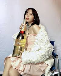 At the end of ww2, a compassionate dutch policeman helps smuggle a jewish woman into british palestine. Bts Jungkook Blackpink Lisa And More Are The Most Searched K Pop Idols Worldwide For The First Half Of 2021 Kpopstarz