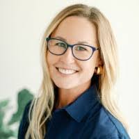 Amy Essig's Instagram, Twitter & Facebook