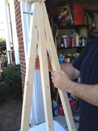 How To Make A Wreath Easel For Making Wreaths How To Make Wreaths Make Your Own Wreath Wreath Making Supplies