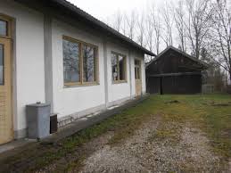 An ein bestehendes gebäude wird dieses stilvolle dreifamilienhaus angebaut welches aus 3 wohnungen, die sich jeweils auf einer kompletten ebene befinden,. Gewerbe Rott Landkreis Landsberg Am Lech Zur Miete Homebooster