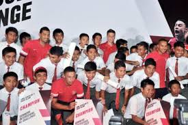 Sekolah menengah kebangsaan seksyen 24(2) shah alam perdagangan perniagaan runcit di malaysia nama pelajar : Smk Seksyen 11 Terima Kunjungan Mengejut 6 Pemain Arsenal Sukan Mstar