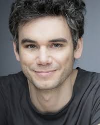 Hire Authoritative Voice Actors For Your Project