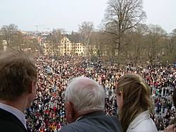 Inte minst i uppsala, där uppemot 150 så här kan en traditionell valborg i uppsala se ut: Valborgsmassoafton Wikipedia