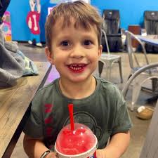 Nothing like an NFL Sunday! Especially the opener… Dropped by Kroger to  pick up a few things and everybody's decked out in their jerseys and  quarter zips and colors. Don't ever take