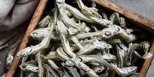 Menu yang paling enak dimakan dengan nasi hangat dan campuran daun kemangi ini siap membuatmu lupa sama timbangan. 7 Resep Olahan Ikan Teri Enak Dan Mudah Dibuat Merdeka Com