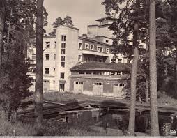 Kardynała wyszyńskiego 1, modernistyczny obiekt hotelowy nad jeziorem białym augustowskim (w tym biały domek). Oficerski Yacht Club R P Pacific Wdw Al Wyszynskiego Kard Augustow Zdjecia