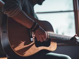 Sama seperti gitar pada umumnya, namun ukulele memiliki bentuk yang lebih kecil serta jumlah senar yang lebih sedikit. 5 Aplikasi Belajar Gitar Offline Gratis Di Android Dan Ios Indozone Id