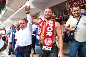 Elmalı yağlı güreşleri'nde şampiyon, finalde i̇smail balaban'ı safdışı bırakan orhan okulu oldu. Kirkpinar Da Altin Kemer Ismail Balaban In Son Dakika Spor