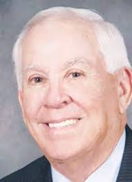 Kaitlin Dickson's Instagram, Twitter & Facebook