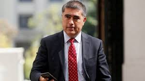 Candidato presidencial de @rnchile y el @pridemocrata. Mario Desbordes Renuncio Al Ministerio De Defensa Para Iniciar Su Carrera Presidencial Chilevision