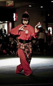 Memandangkan budaya chetti melaka dipengaruhi oleh budaya cina secara khasnya, majoriti dari mereka akan menyambut qing ming tetapi ia dikenali sayangnya, seperti kebanyakan kumpulan minoriti di luar sana, budaya chetti melaka dan jawi peranakan berisiko kehilangan warisan mereka. Urang Malayu Wikipedia Baso Minang