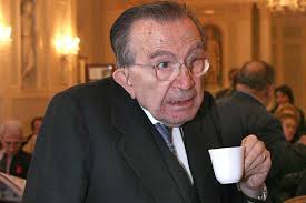 Andreotti fotoincisioni nasce nel 1931 e da oltre 80 anni � attiva nel settore della stampa rotocalco, oggi con particolare riferimento alla realizzazione di cilindri stampa e di cilindri goffratori. Chi Era Giulio Andreotti Il Politico Della Dc Biografia E Vita Privata