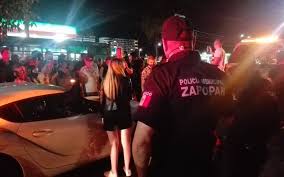El hombre fue acusado de causar graves daños a la salud de su pareja con resultado de muerte. Detienen Al Youtuber Alfredo Valenzuela Y A Sus Escoltas En Operativo Antiarrancones El Occidental Noticias Locales Policiacas Sobre Mexico Guadalajara Y El Mundo