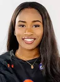 Alexia Jones's Instagram, Twitter & Facebook