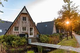 Ein weiterer pluspunkt in einer ferienwohnung holland oder einer ferienhütte holland ist zudem auch die ausstattung. Luxus Ferienhaus Holland Mit Wellness Hof Van Salland