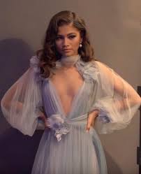 I saw this picture of Zendaya on Twitter today. She looks absolutely  gorgeous! Such an icon for me. : rsmallbooblove