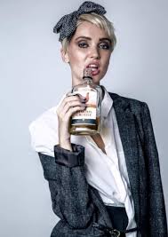 Святослав вакарчук биография семья любовь ляля фонарёва. Doch Vakarchuka Diana Uchilas V Britanii Podrobnosti I Foto Rbk Ukraina