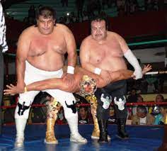 José luis alvarado nieves, mejor conocido como brazo de plata o súper porky, nació el 19 de marzo de 1963 y perdió la vida este 26 de julio de 2021. Brazo De Oro Y Super Porky Noticias De Chihuahua La Parada Digital