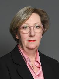 Samantha Dixon's Instagram, Twitter & Facebook