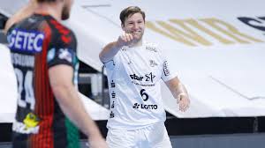 Kiels spieler feiern mit der meisterschale. Handball Rekordmeister Thw Kiel Bindet Harald Reinkind Bis 2024 Kicker