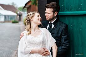 Wir bieten ihnen die wahlen, irgendwelches kleid zu kaufen. Hochzeitsfotograf Warstein Leo Photoart