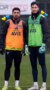Altay bayindir, 23, from turkey fenerbahce sk, since 2019 goalkeeper market value: Ozan Tufan Altay Bayindir Takim Fotograflari Moda Stilleri Futbolcular