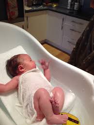 A good baby bathtub will help keep your baby safe and secure during bath time, while also making cleaning easier and more effective. Baby Product European Mummy