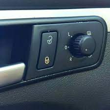 Touch the sensor surface in the door handle on the driver or front passenger door ⇒ fig. Drivers Side Central Door Lock Unlock Switch Controlling Button For Volkswagen Vw Caddy Touran 1t0 962 125b 1t0962125 1td962125 Control Button Door Lock Unlocklock Unlock Aliexpress