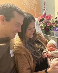 Welcome to the world Hazel Grace. Born October 26th at 4:22 am. Swipe to  see the pictures >>> 1. Hazel Grace was born in less than two minutes. 5  pushes through two