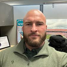 Stronger Than Yesterday 🤝 I'm at War every single day to become the BEST  possible version of myself. Recently I decided it was time for me to  finally WIN the battle over