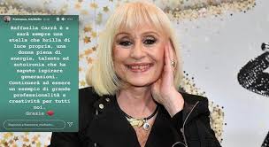 Raffaella pelloni (bolonia, 1943), más conocida como raffaella carrà, actriz, cantante, bailarina y presentadora de televisión, se hizo muy popular entre el público español. Rhd1uhmg6endim