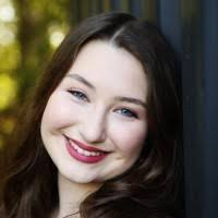 Elena Mathews's Instagram, Twitter & Facebook