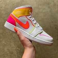 Jordan Shoes Nike Air Jordan 1 Mid Gs Neon Pink Yellow 6 5y 8w Color Orange Pink Size 8 In 2020 Jordan Shoes Girls All Nike Shoes Pink Jordans