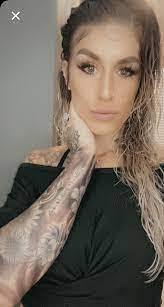 Christine Demarest's Instagram, Twitter & Facebook