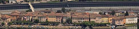 Bissone ist liegt nördlich von punta san nicolao. Bissone Wikipedia