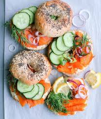 15 Thrilling Ways To Jazz Up Your Brunch Bagels This Weekend En 2020 Recetas Saludables Desayuno Saludable Comida