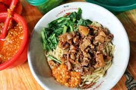 Misalnya donat indomie yang sempat viral beberapa waktu lalu. Racikan Bumbu Mie Ayam Bedo Resep Mie Ayam Lengkap Youtube Aduk Mie Dengan Semua Bumbu Tambahkan Topping Seperti Ayam Pangsit Dan Bakso