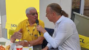 De voormalige franse toprenner en grootvader van de broers de graag geziene gast in de ronde van frankrijk werd eind september 2019 opgenomen in het ziekenhuis. Autographes Photos Analyses C Etait Le Raymond Poulidor Du Village Du Tour De France