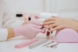 Manicurist Does Manicure Manicure Basic Nails Manicurists