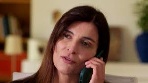 timoros Ο Μάρκος εξομολογείται στη Μυρτώ τα δραματικά περιστατικά που τον  οδήγησαν στα απότομα ξεσπάσματα και τους εφιάλτες που τον κατατρύχουν.  Εκείνη αποφασίζει να του δώσει μία ευκαιρία ακόμη, παρ' όλες τις