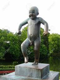 Politiet har tirsdag vært på ikke første gang. Oslo Norwegen August 12 Verargerte Boy Sinnataggen Bildhauerei An Der Vigeland Park Am 12 August 2005 In Oslo Norwegen Der Park Umfasst 80 Hektar Und Verfugt Uber 212 Skulpturen Von Gustav