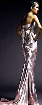 Versace Love This Soft Lavender It Accentuates The Designs So Nicely Absolutely Amazing Beautiful Dresses Fashion Beautiful Fashion