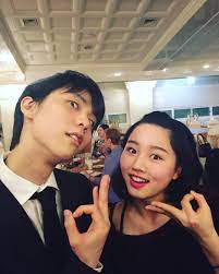 reina on instagram it s almost 4cc so i m gonna post some previous ones picture with wakaba higuchi so funny もうすぐ四大陸選手権ということで昔の四大陸 フィギュアスケート 氷上 変顔
