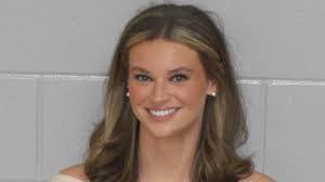 Christi Webb's Instagram, Twitter & Facebook