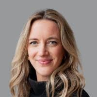 Kristy Bates's Instagram, Twitter & Facebook