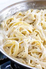 The recipe states that this makes 4 servings, but i would say that it easily doubled that. Alfredo Sauce Recipe Jessica Gavin