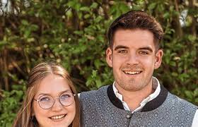 Mühlried tanzt in den Mai: Biergarten, Königswalzer, Kinderschminken und  vieles mehr